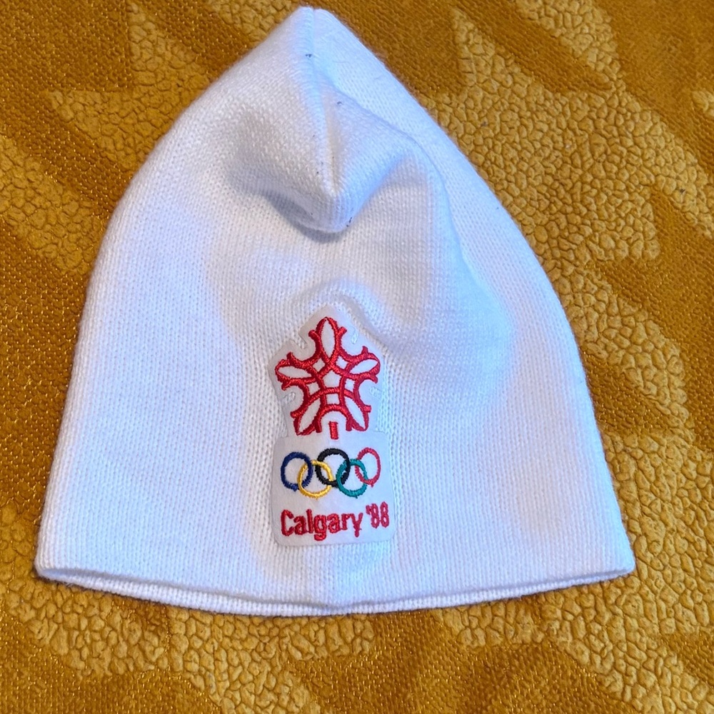 Vintage White Calgary '88 Beanie